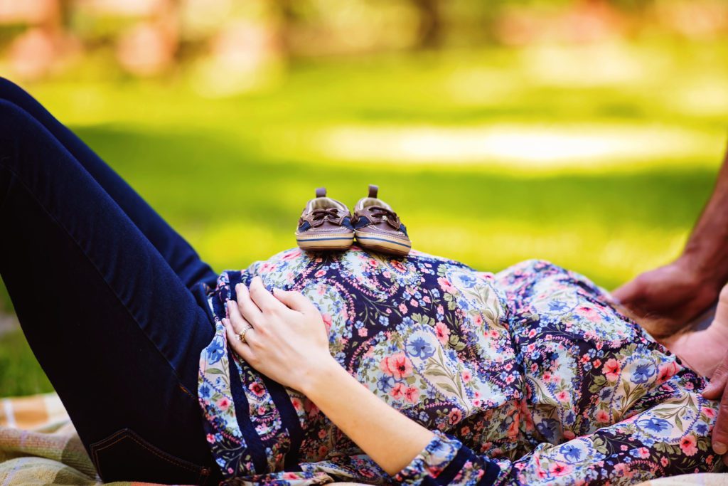 maternity portraits at Alum Rock Park
