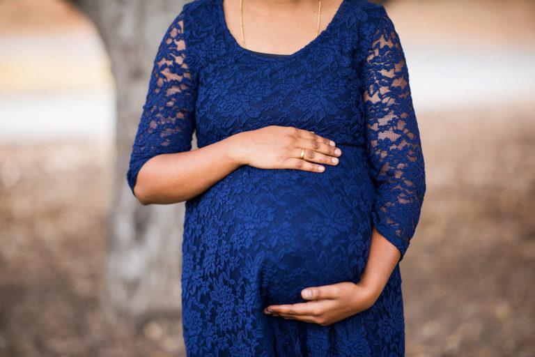 What to wear for maternity portraits