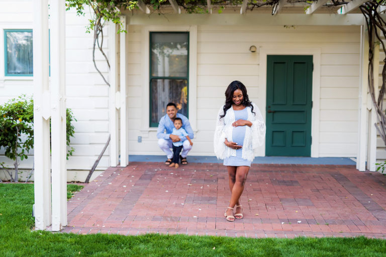 What to wear for maternity portraits