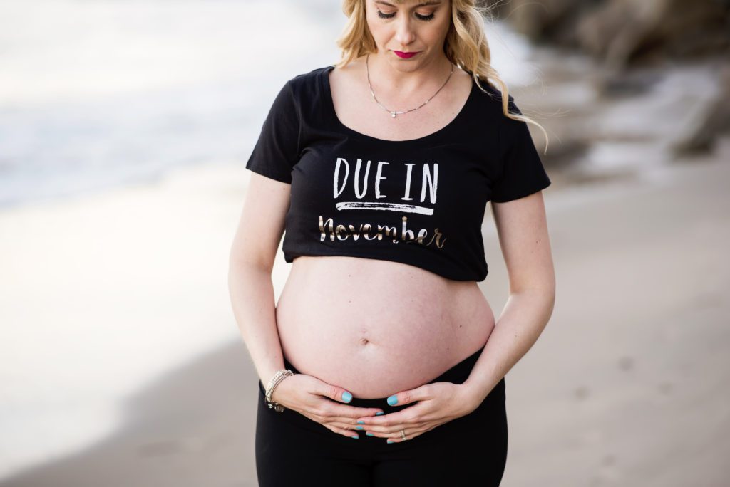 beach maternity shoot in capitola
