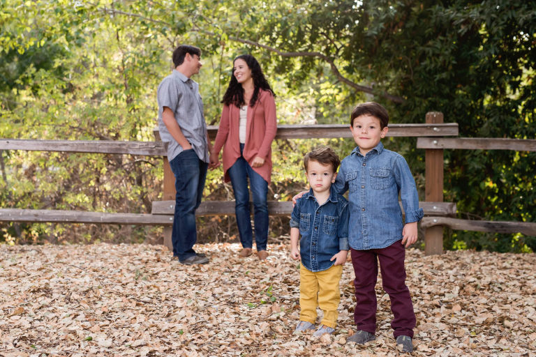 outdoor family portraits at vasona park