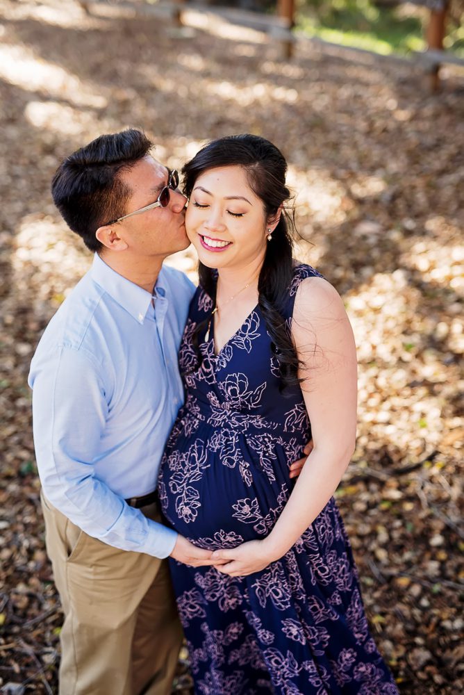 maternity pictures at Vasona Park