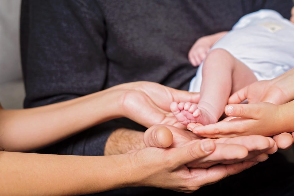 lifestyle newborn pictures in san jose