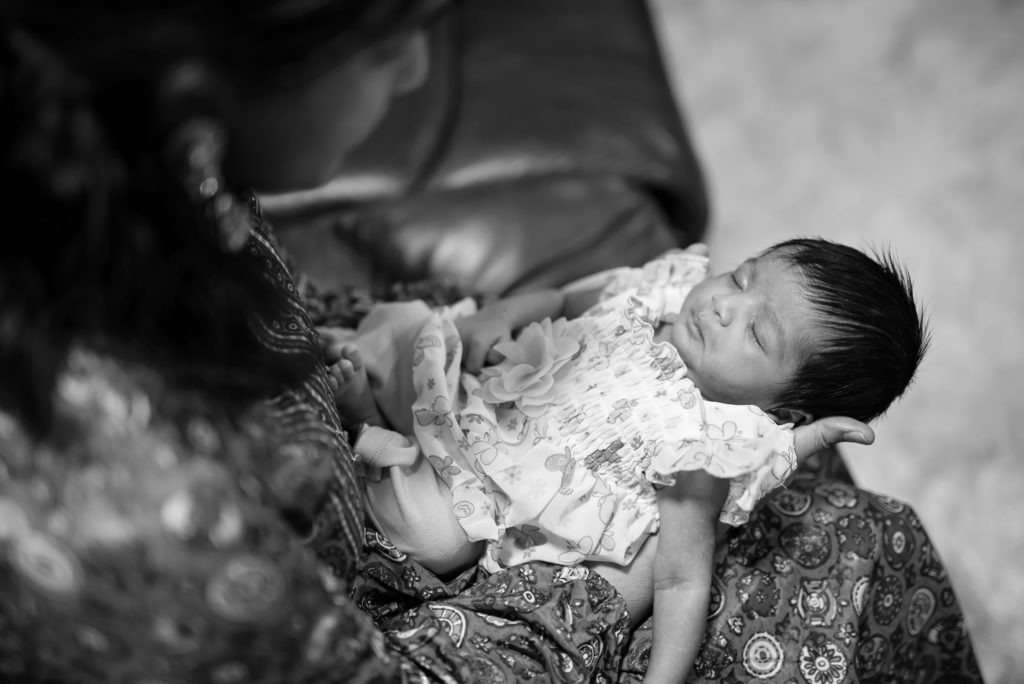 lifestyle newborn portraits in san jose