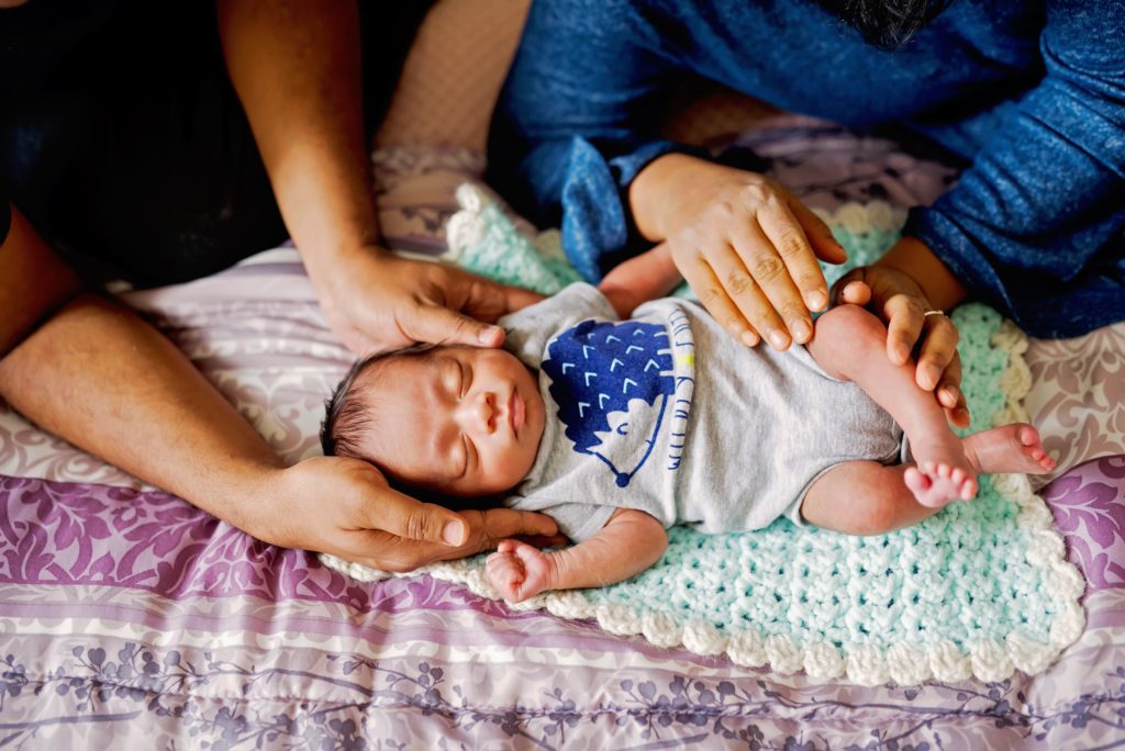 lifestyle newborn portraits in campbell