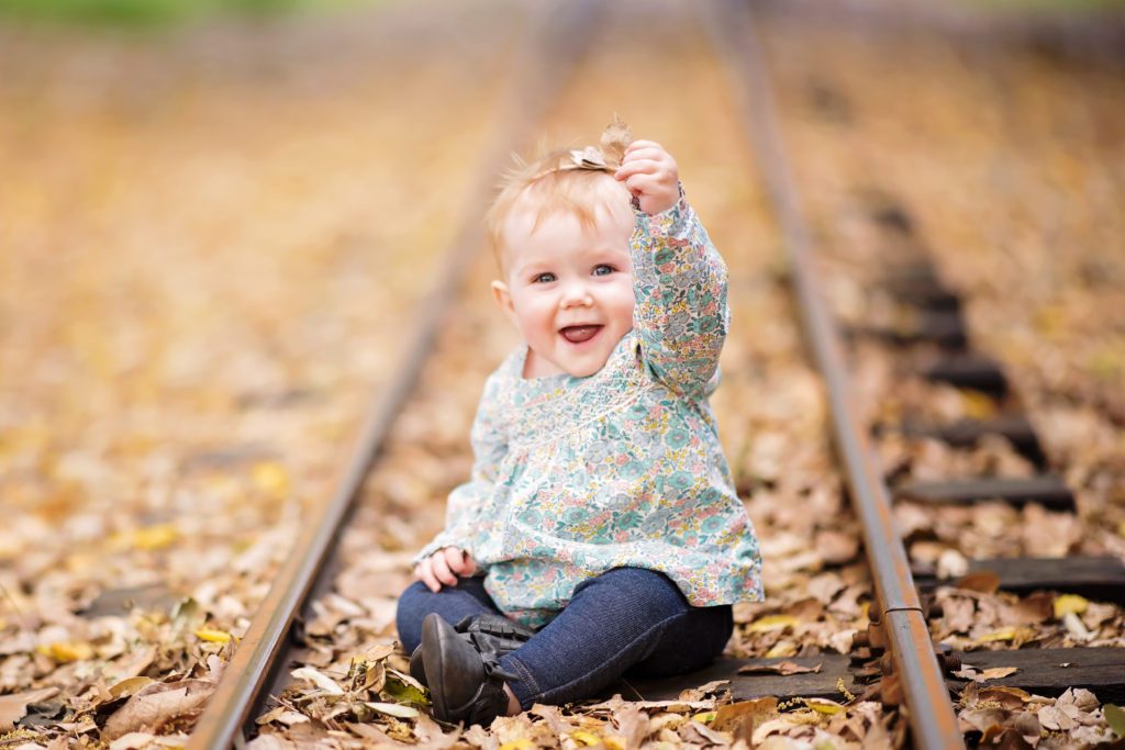 outdoor family portraits with kids