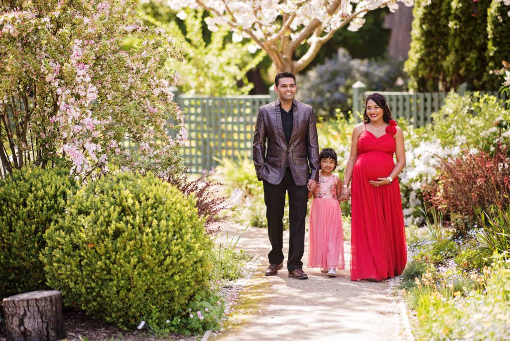 maternity photos at the elizabeth gamble garden