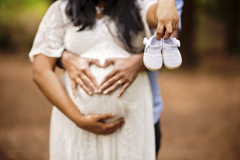 5 ways to capture creative maternity portraits