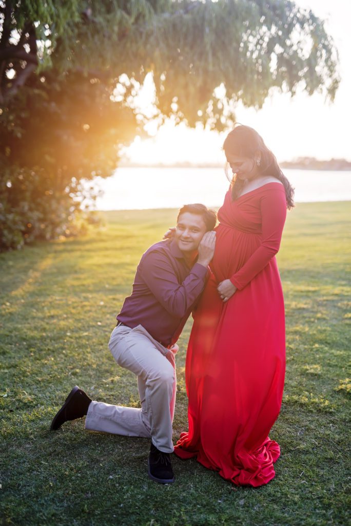 sunset maternity portraits at Shoreline Lake Park