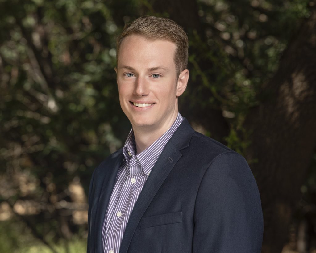 what to wear for corporate headshots