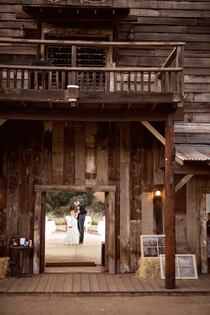 what is a wedding photography shot list