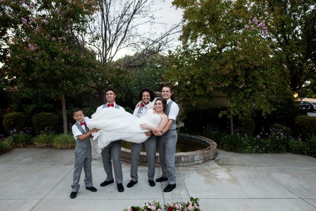 fun bridal party photos