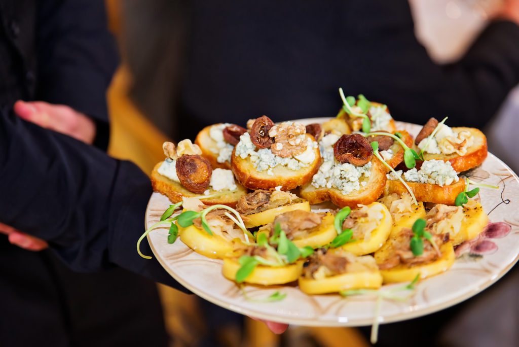 how to plan a backyard wedding