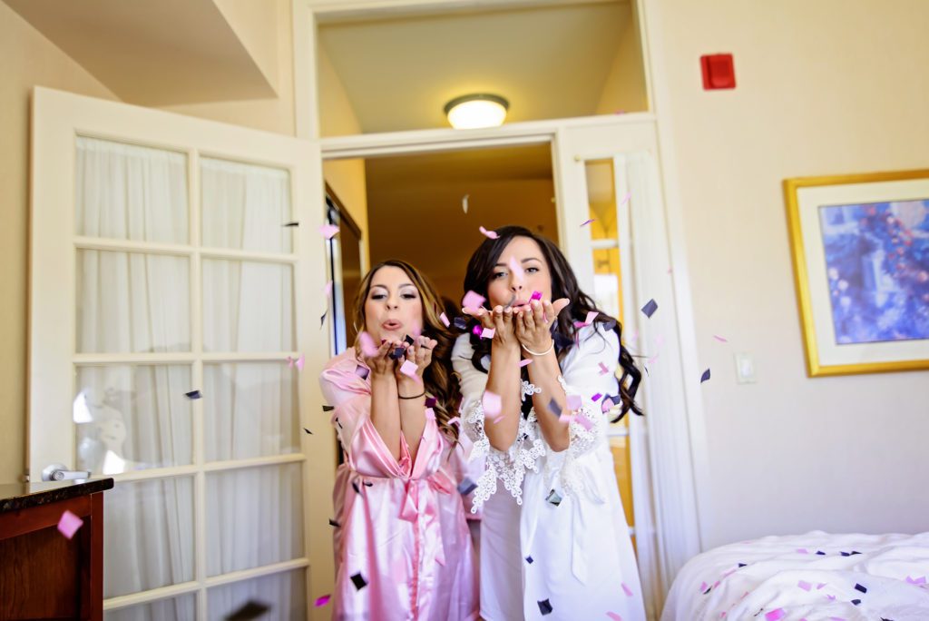 fun bridal party photos