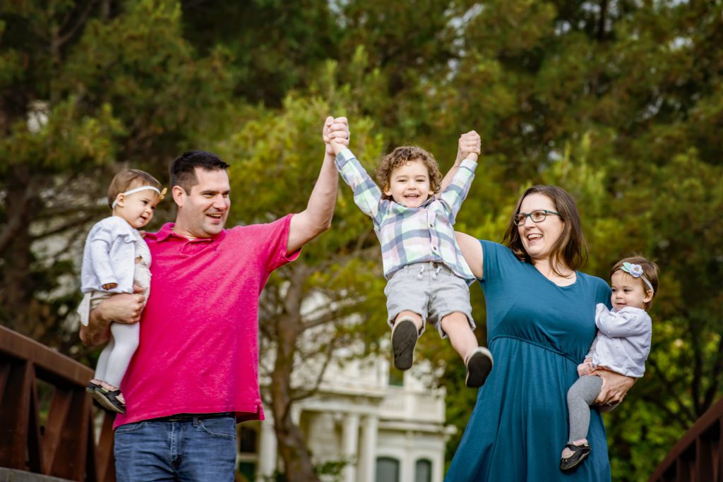 family pictures with social distancing