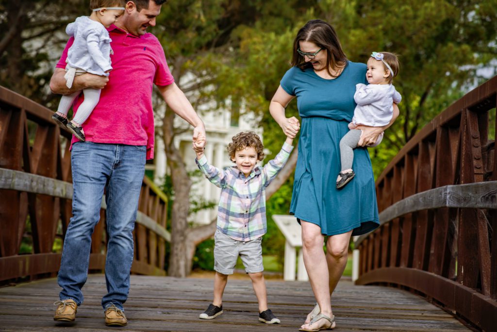 family pictures with social distancing