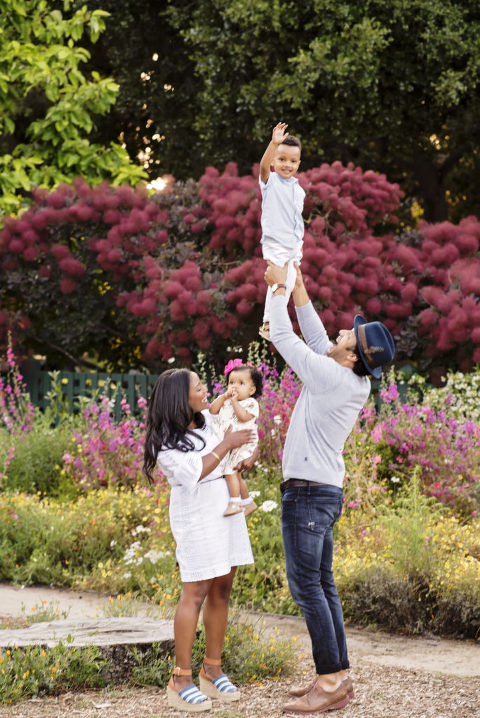 15 Quick and Easy Poses for Family Photographs