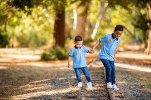 how to safely take pictures during covid-19