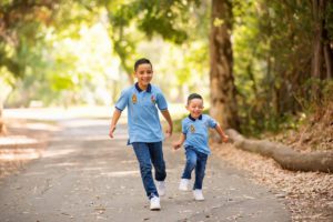 how to safely take pictures during covid-19