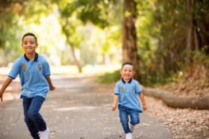 how to safely take pictures during covid-19