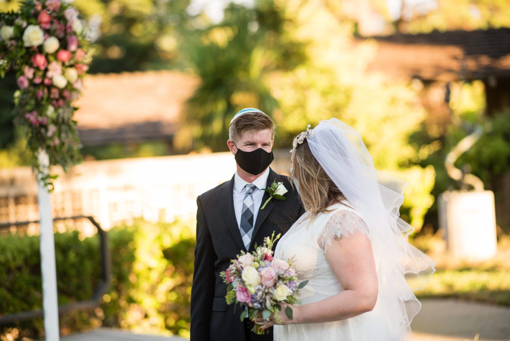 how to have a safe Covid-19 wedding