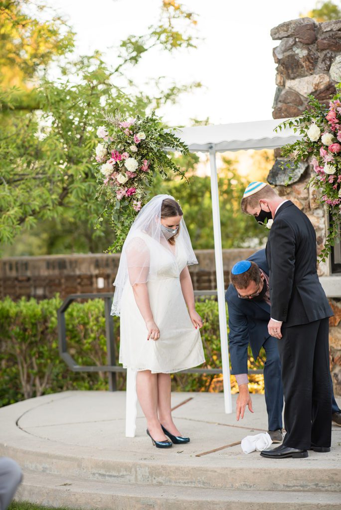 how to have a safe Covid-19 wedding