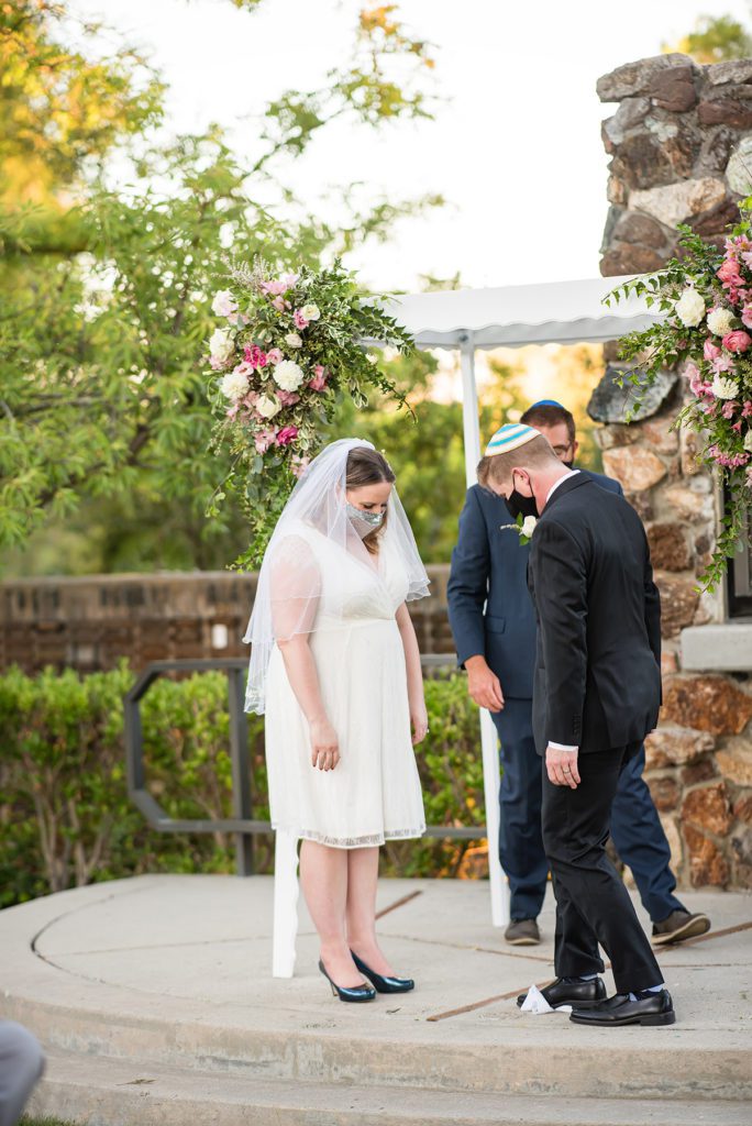 how to have a safe Covid-19 wedding