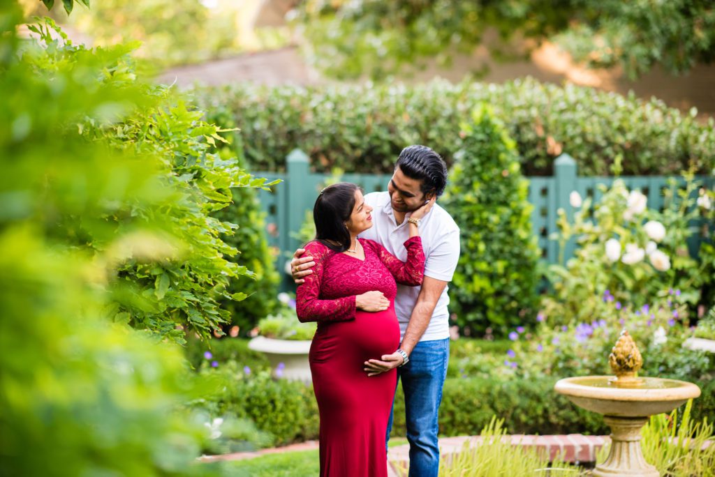 when to schedule maternity portraits
