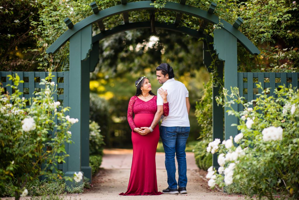 when to schedule maternity portraits