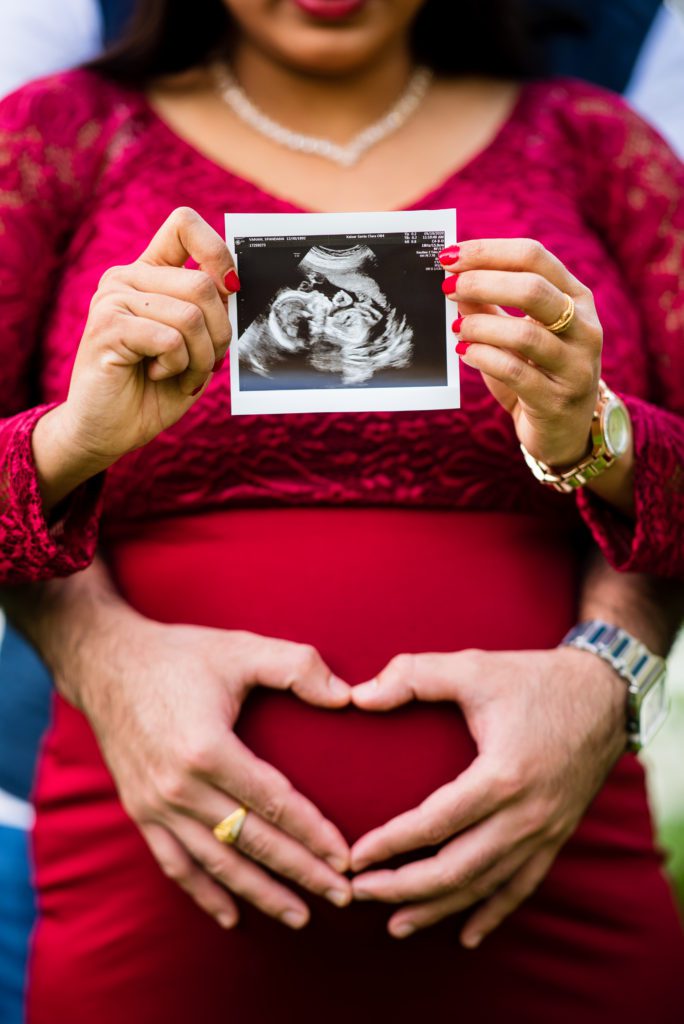 when to schedule maternity portraits