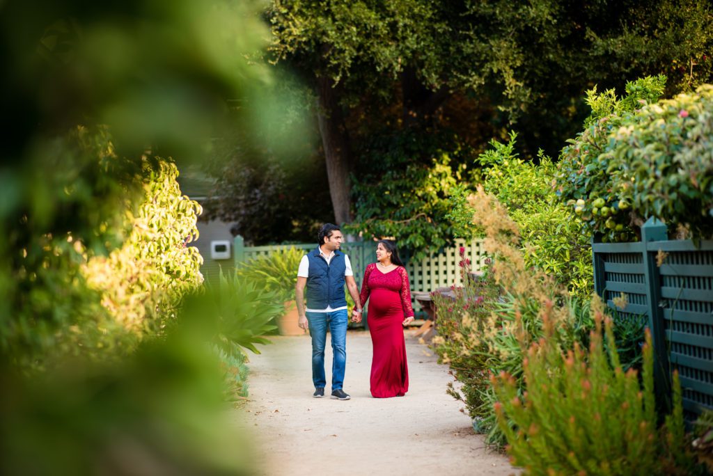 when to schedule maternity portraits