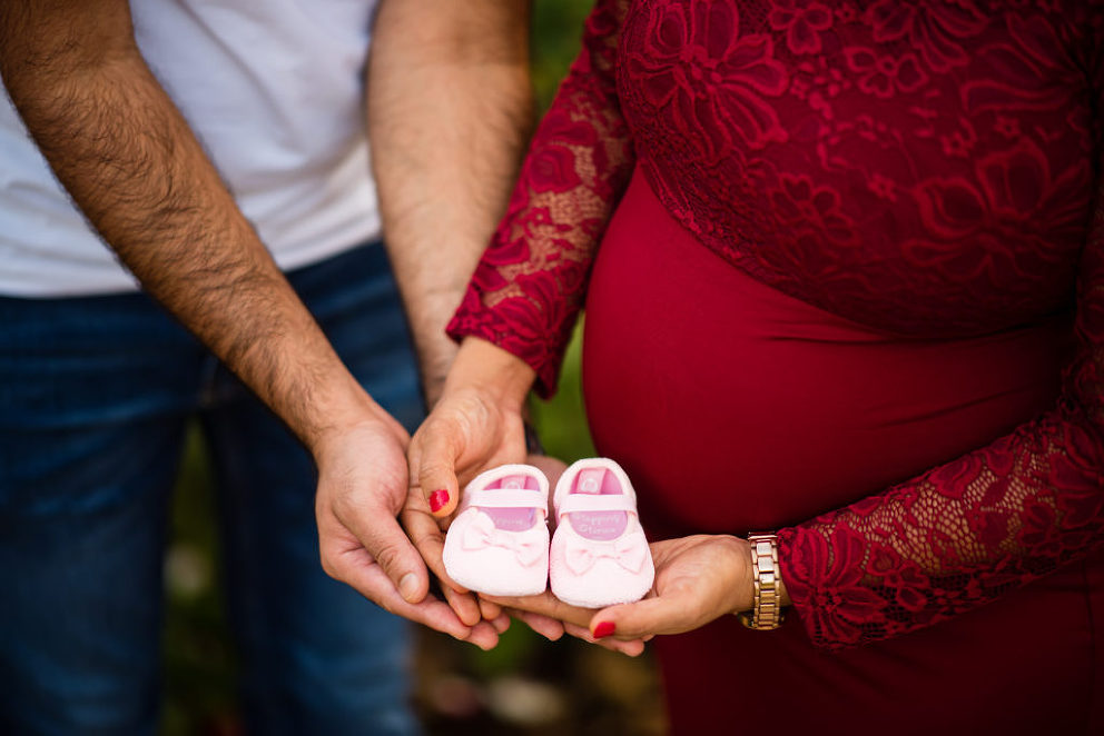 When To Schedule Maternity Portraits - Steven Cotton Photography