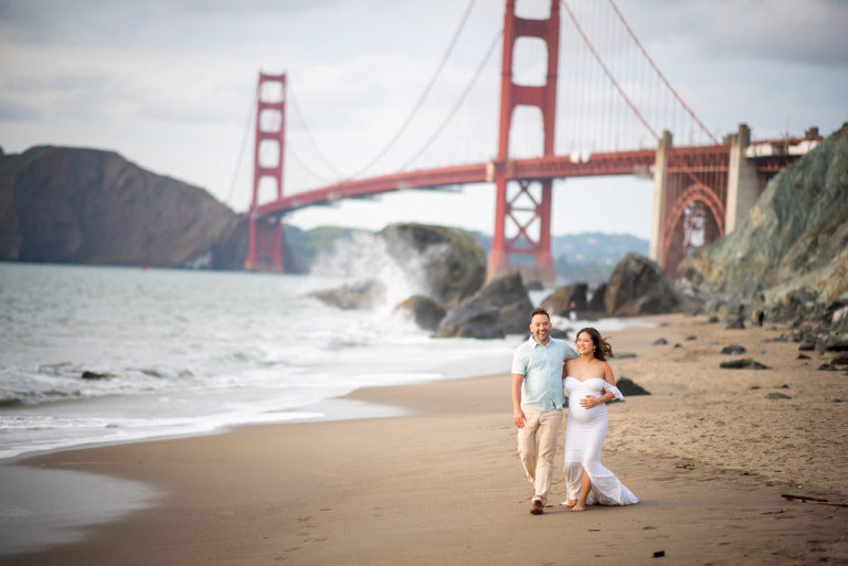 my new favorite San Francisco beach location for maternity portraits