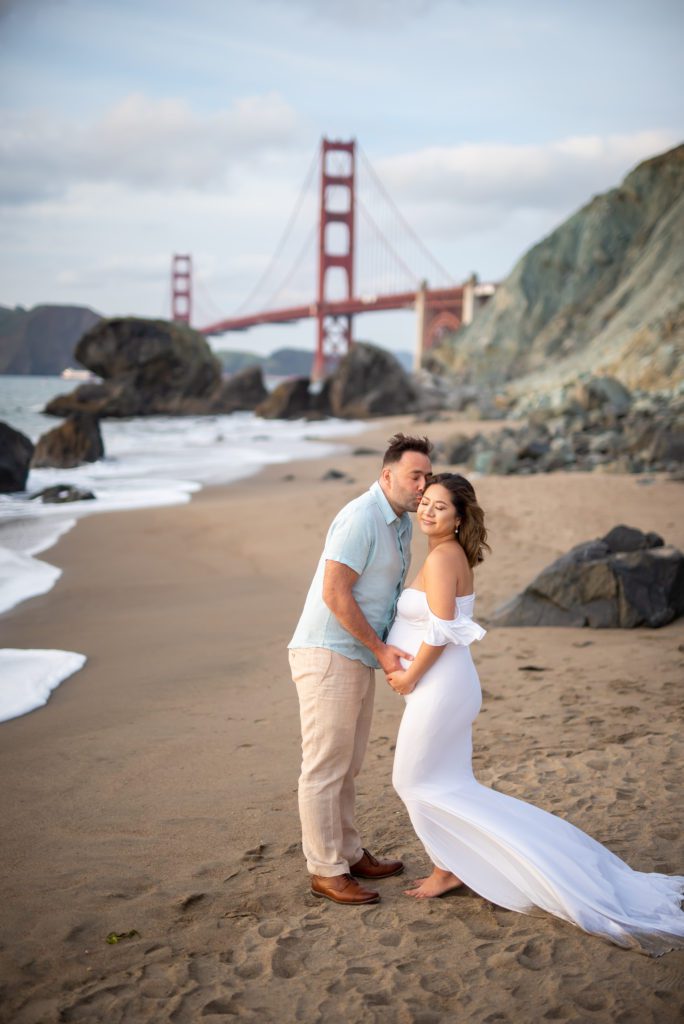 my new favorite San Francisco beach location for maternity portraits