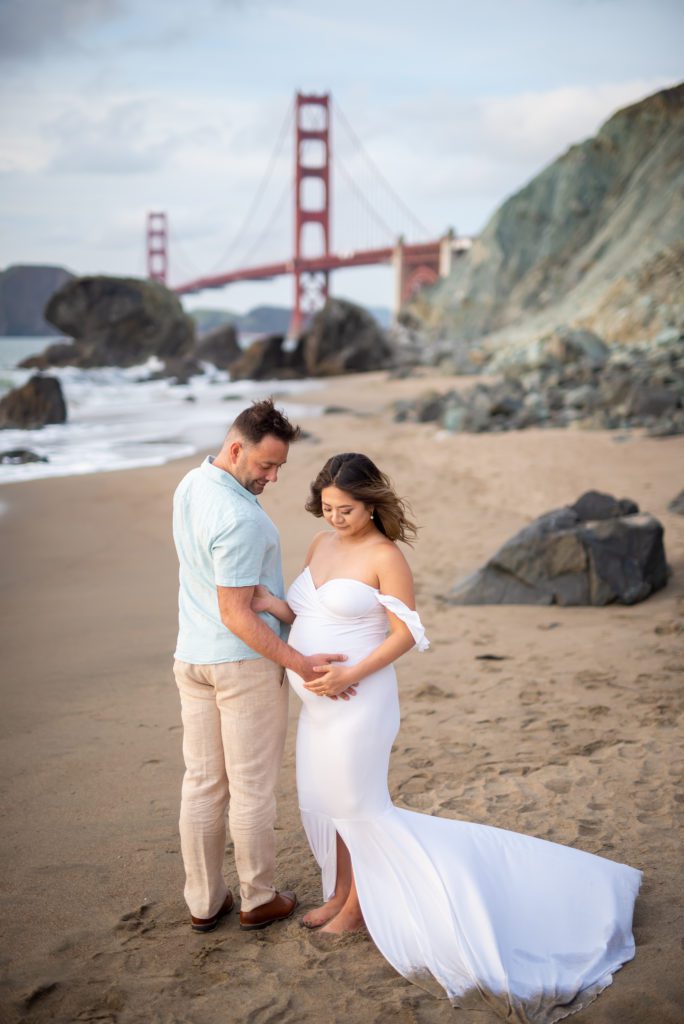 my new favorite San Francisco beach location for maternity portraits