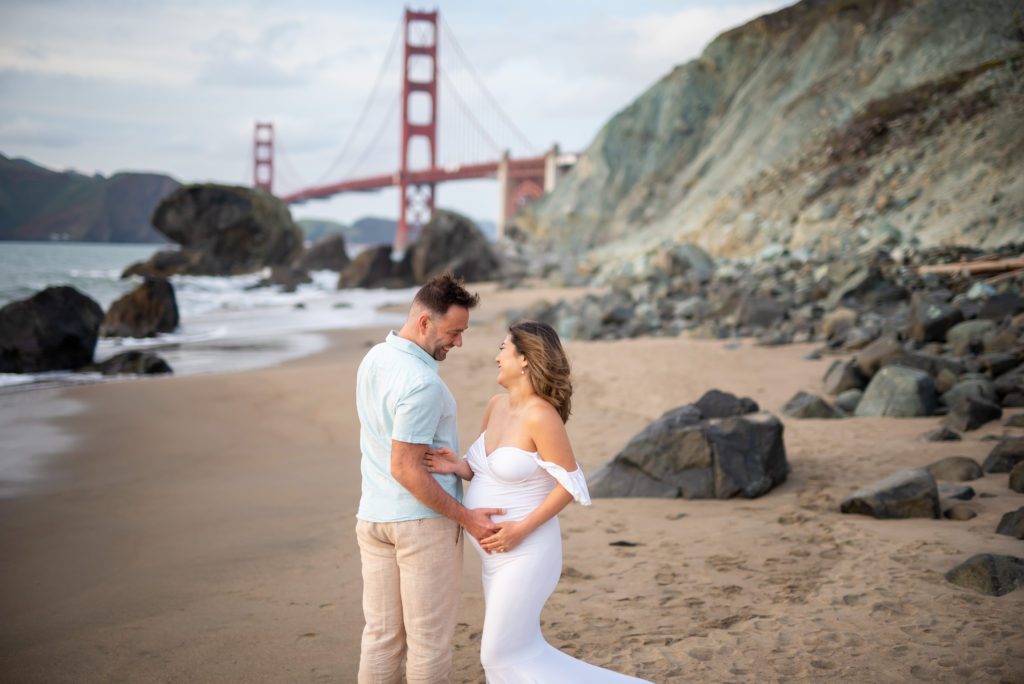 my new favorite San Francisco beach location for maternity portraits