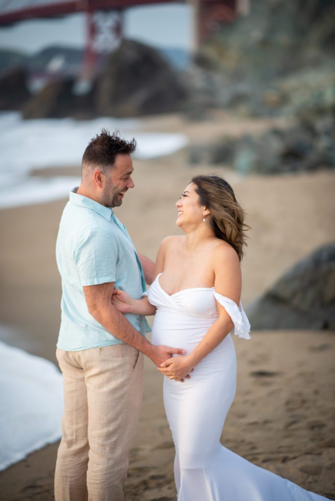my new favorite San Francisco beach location for maternity portraits