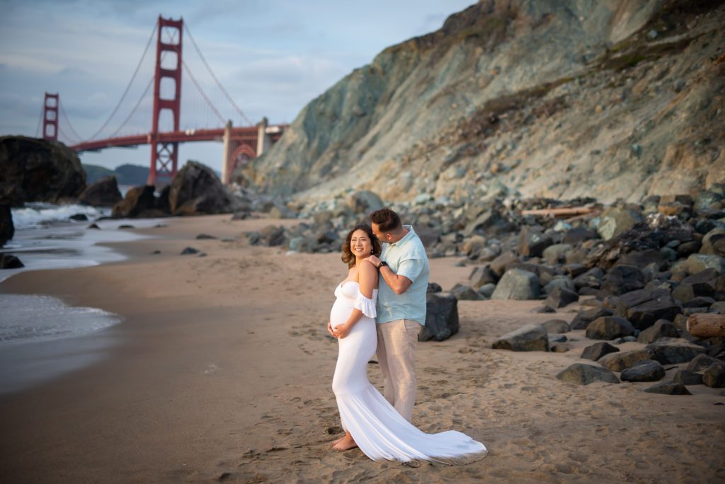 my new favorite San Francisco beach location for maternity portraits