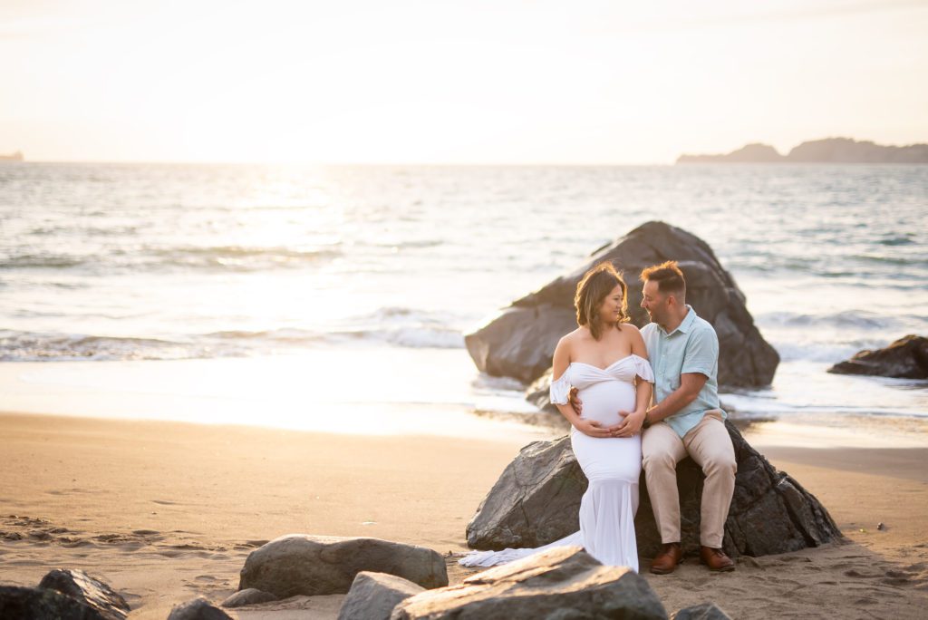 my new favorite San Francisco beach location for maternity portraits