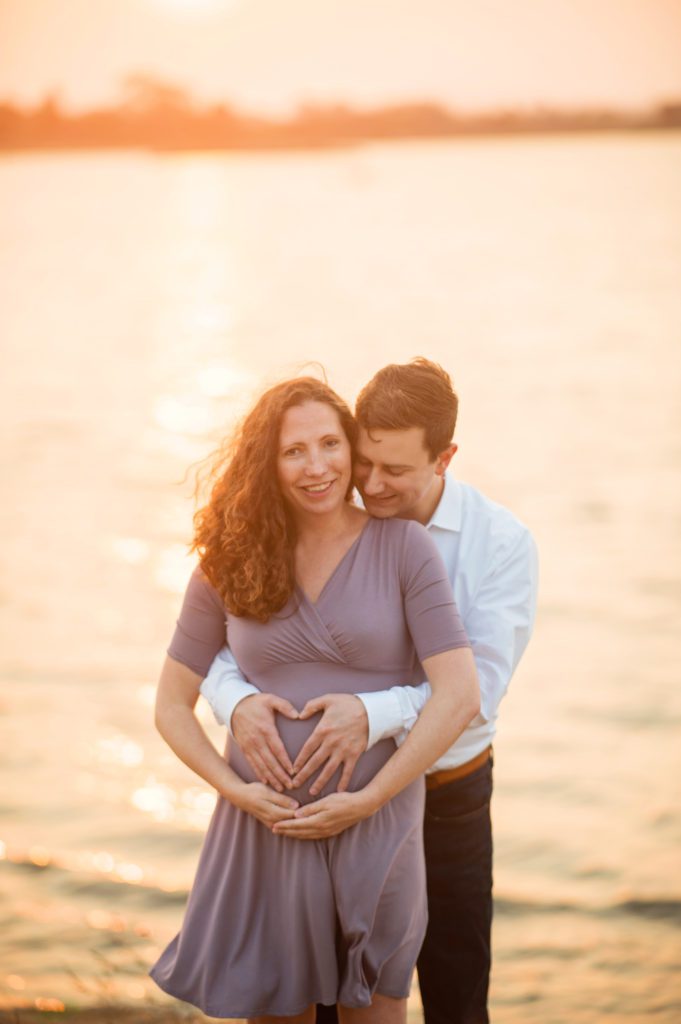 is golden hour the best time to take maternity portraits