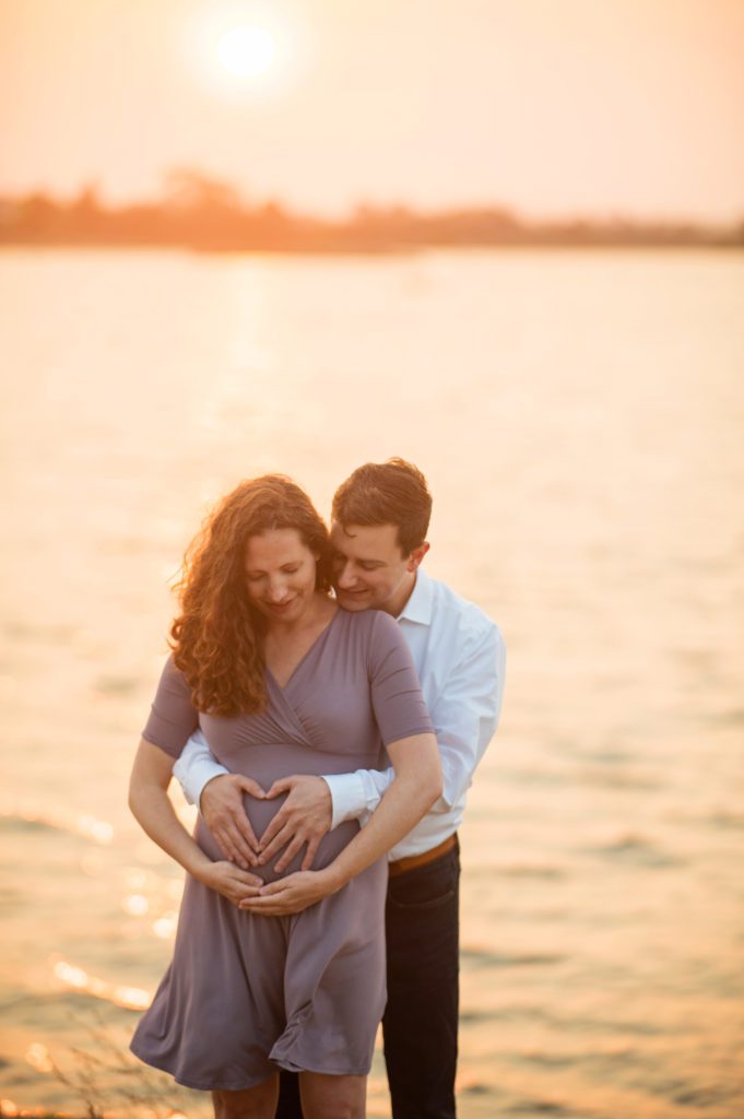 is golden hour the best time to take maternity portraits