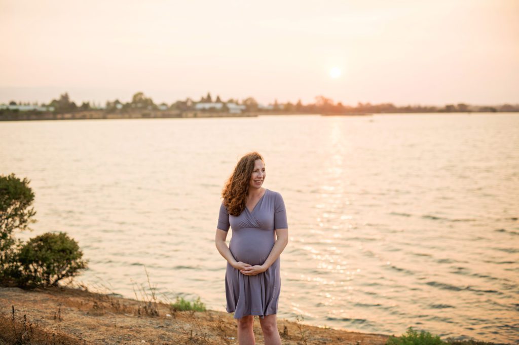 is golden hour the best time to take maternity portraits