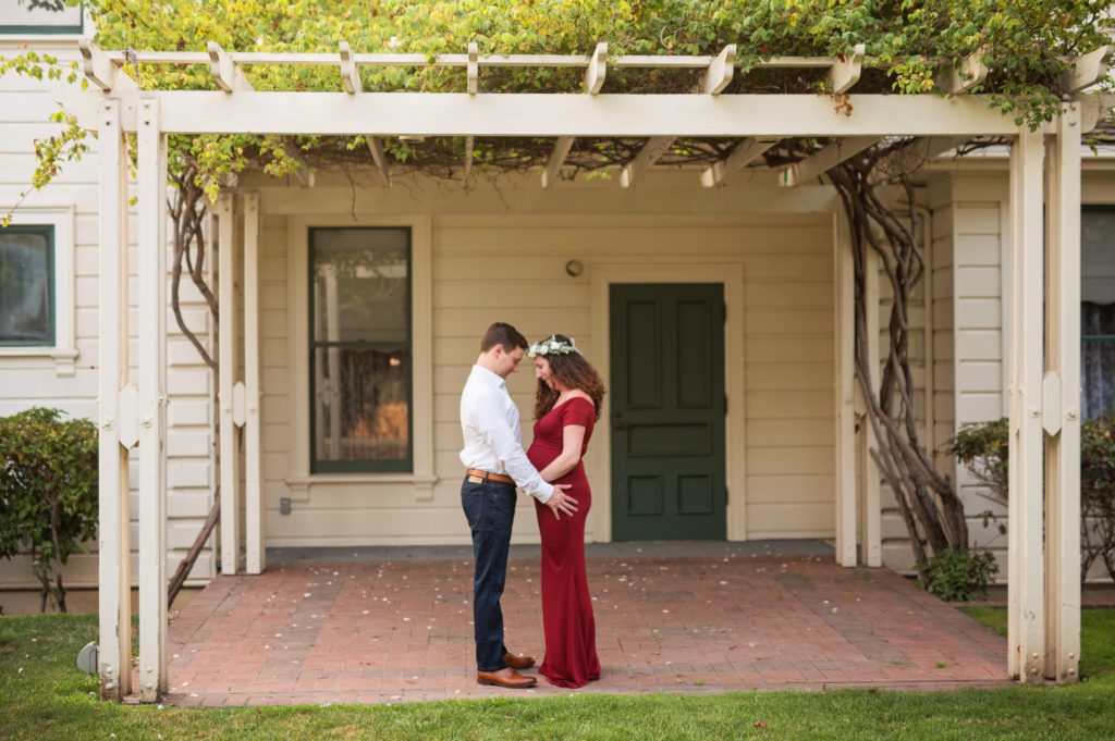 is golden hour the best time to take maternity portraits