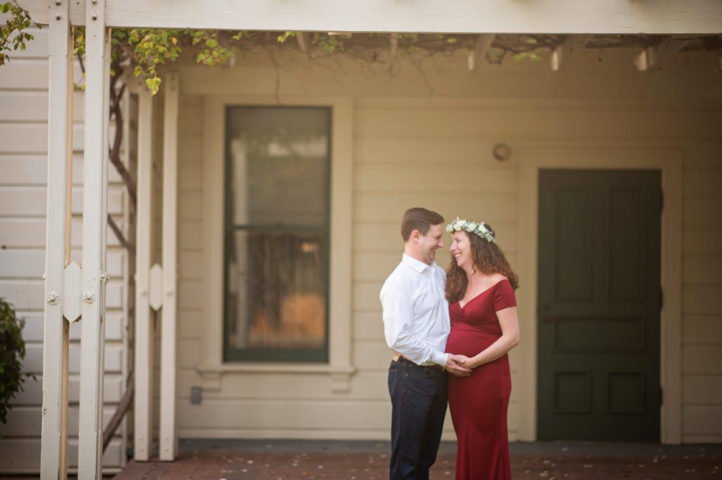 is golden hour the best time to take maternity portraits