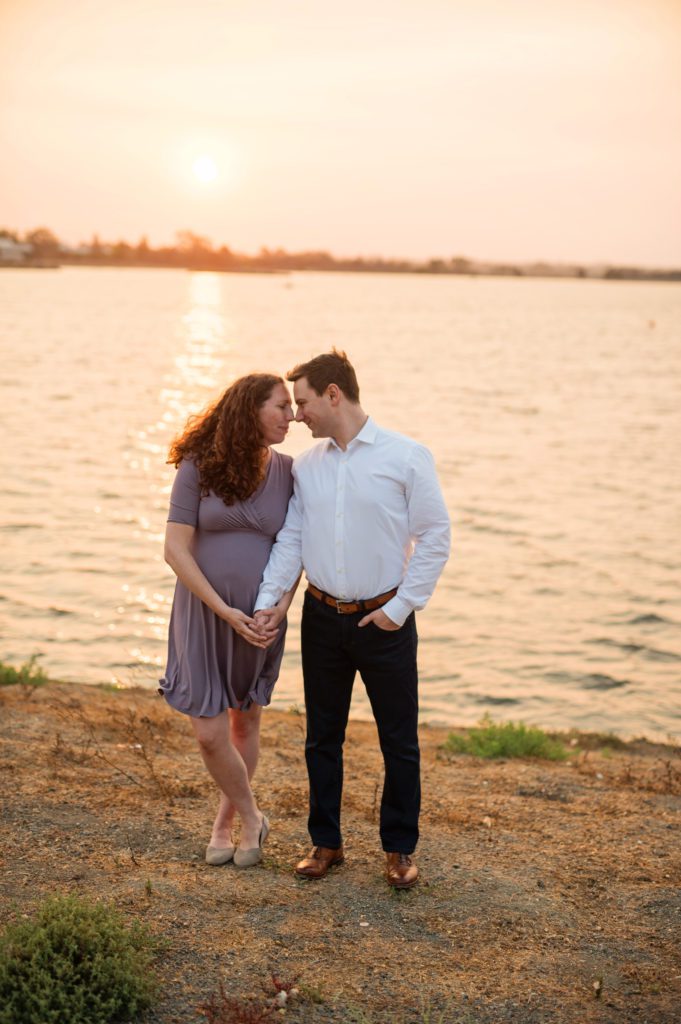 is golden hour the best time to take maternity portraits