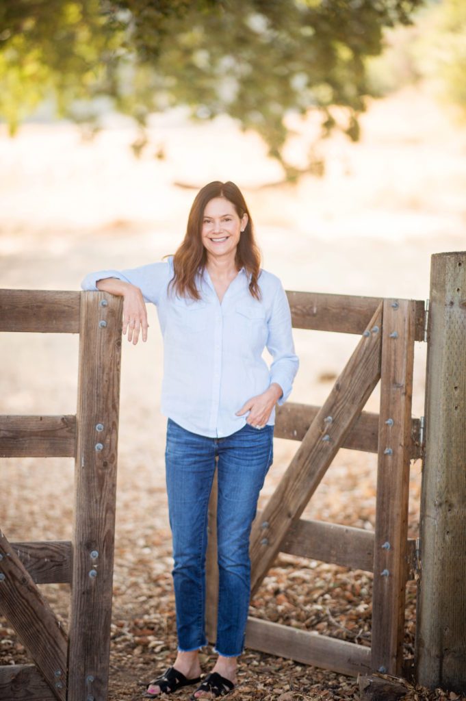 How To Get Men To Enjoy Taking Family Portraits Without Bribing Them