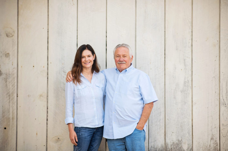 How To Get Men To Enjoy Taking Family Portraits Without Bribing Them