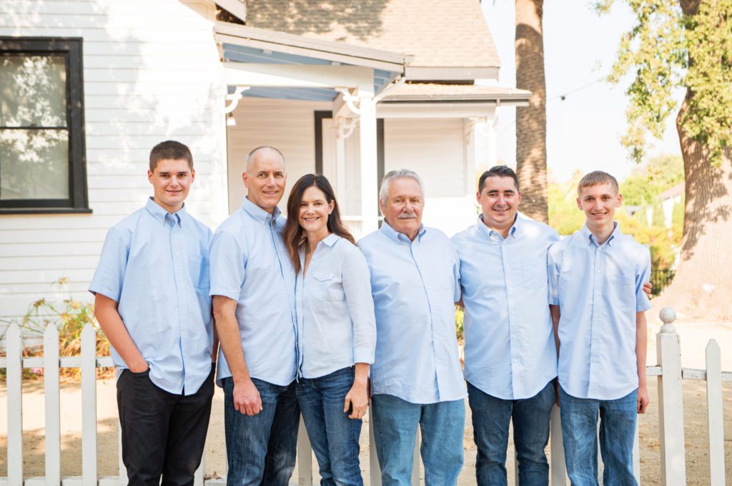 How To Get Men To Enjoy Taking Family Portraits Without Bribing Them