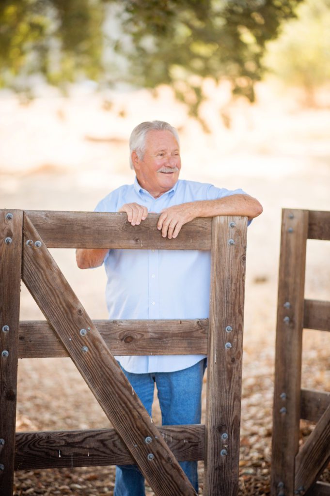 How To Get Men To Enjoy Taking Family Portraits Without Bribing Them