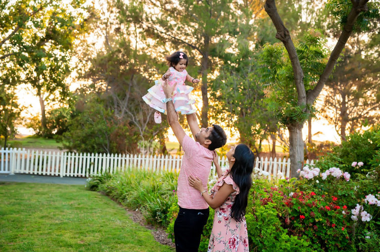 Children Feel Comfortable For Family Portraits